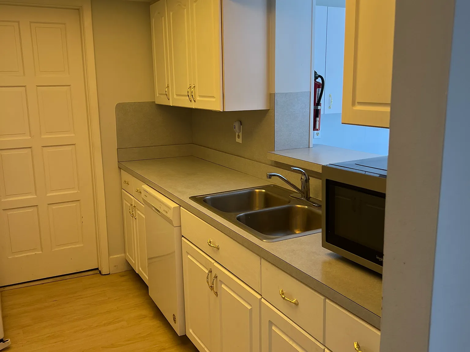 3 bed, 1501 sqft, $2,900 — Photo 3