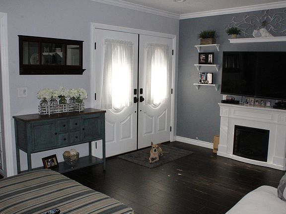 2nd image of 933 S Caldwell Ave