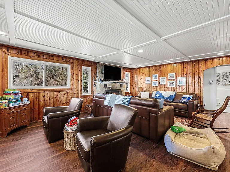 5884 Rays Dr — Photo 11