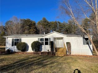 443 E Main St E, Boonville, NC 27011