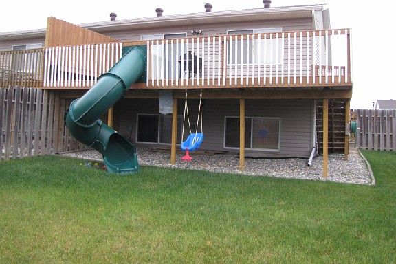 2nd image of 1038 42nd Ave W
