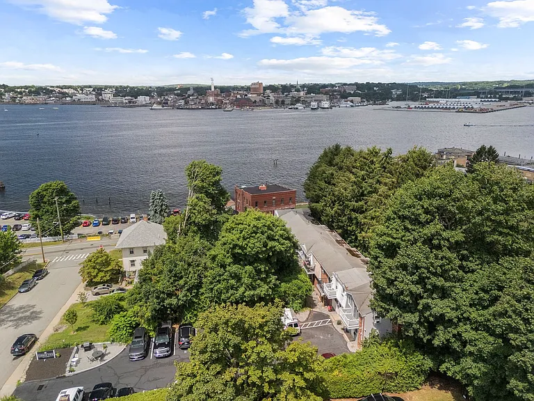 360 Thames St — Photo 30