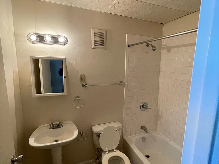 St. Agnes Apartments — Photo 7