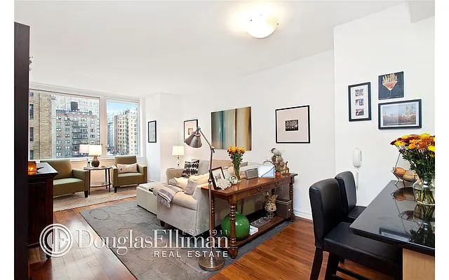 Rented by Douglas Elliman | media 22