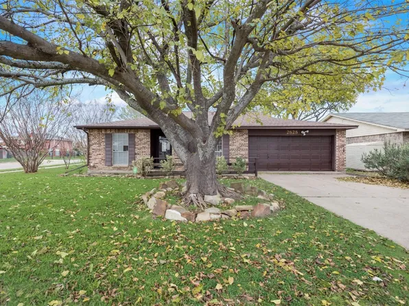 2828 E Pepperidge Dr, Lancaster, TX 75134