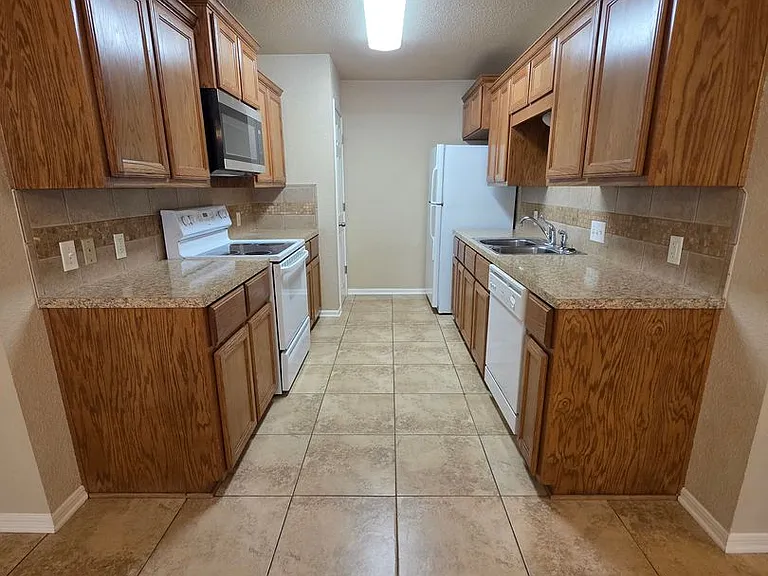5804B Aquarius Dr — Photo 6