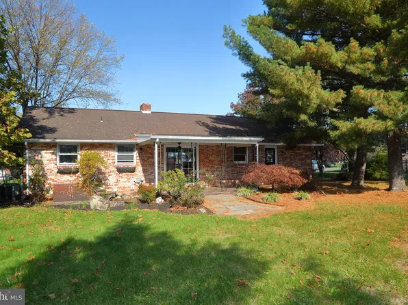 190 Mountain View Dr, York, PA 17404