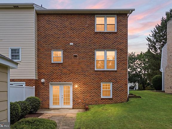 2nd image of 820 Appleseed Ct