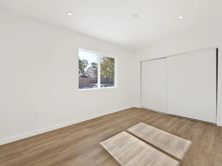 3333 Fairfield Ave #B — Photo 3