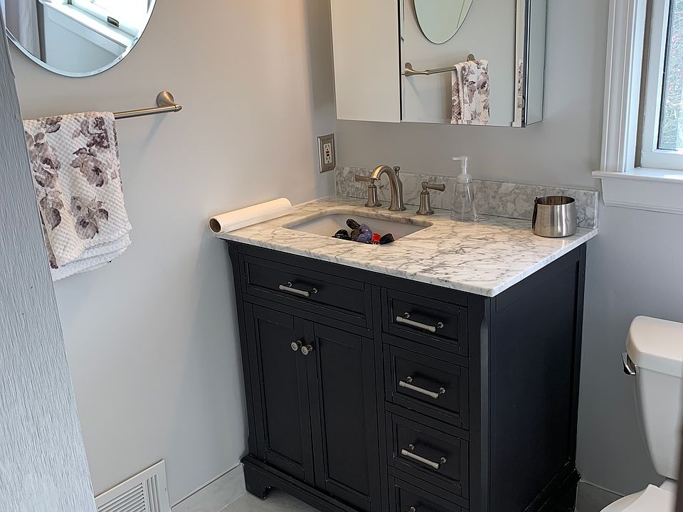 Updated full bath in 2019
