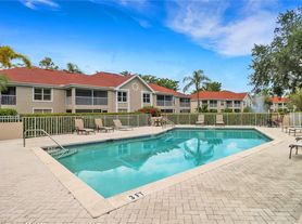 9836 Luna Cir