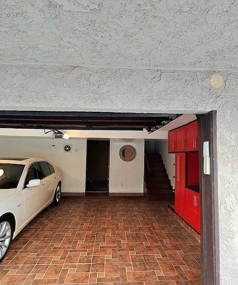 427 Thompson Ave #2 — Photo 8