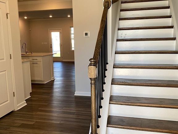3rd image of 2415 Chert Ln