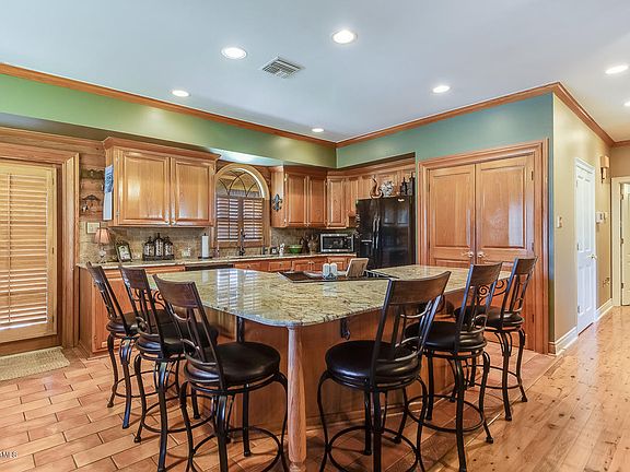 5th image of 2103 Blue Haven Dr