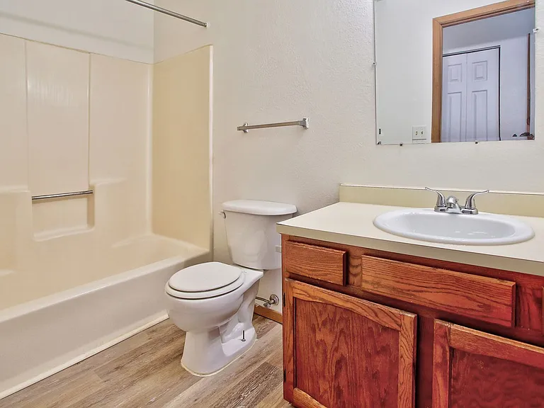 1019 Abbey Ct #8 — Photo 10