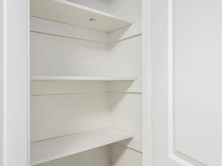 Columbus Park Apartments — Photo 10