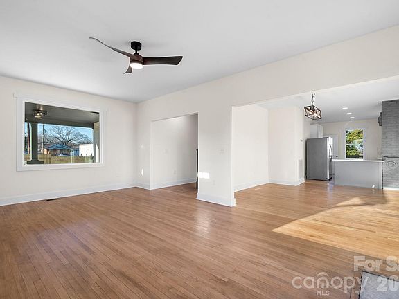 4th image of 49 8th St SE