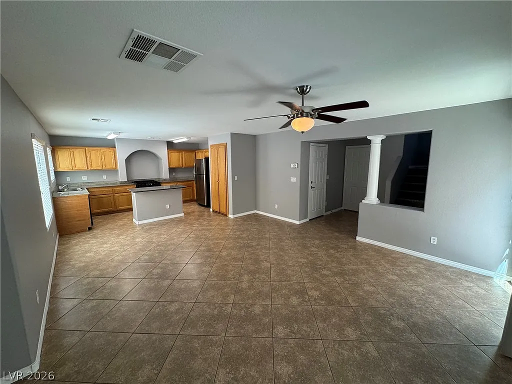 3 bed, 4.0 bath, 1526 sqft, $1,800 — Photo 3
