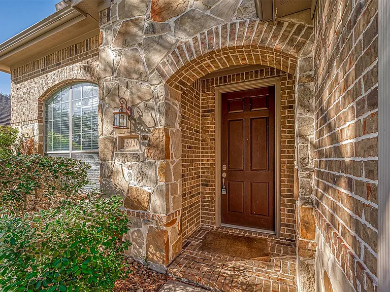 25926 Brad Hurst Ct — Photo 2