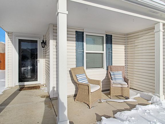 2nd image of 8459 Abbey Dell Dr