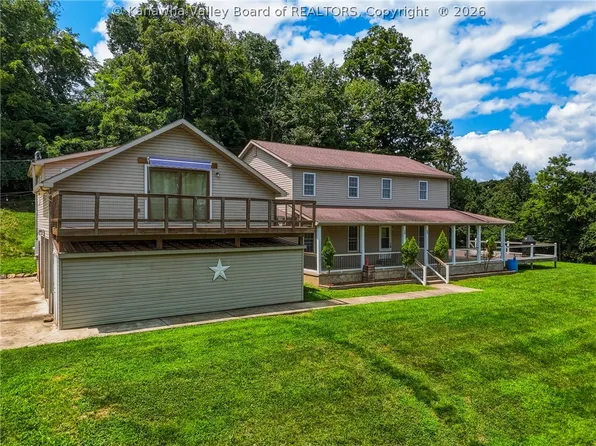 826 Pine Dr, Evans, WV 25241