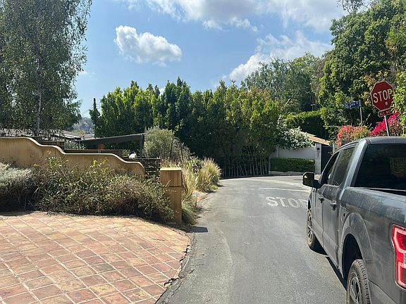 4th image of 2695 La Cuesta Dr