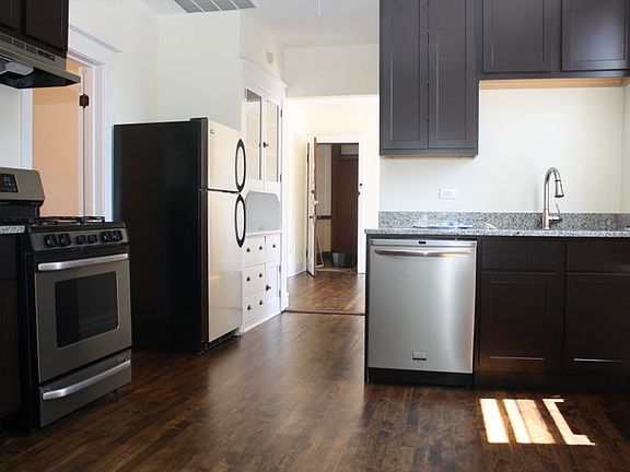 2nd image of 2550 N Southport Ave APT 2R