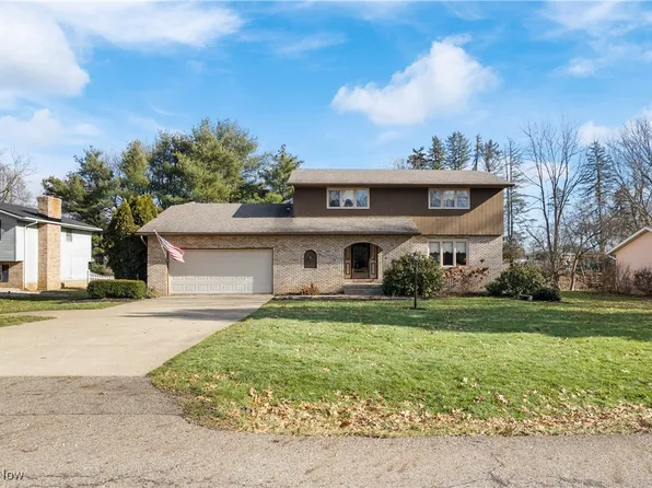 8804 Prancer Ave NW, North Canton, OH 44720