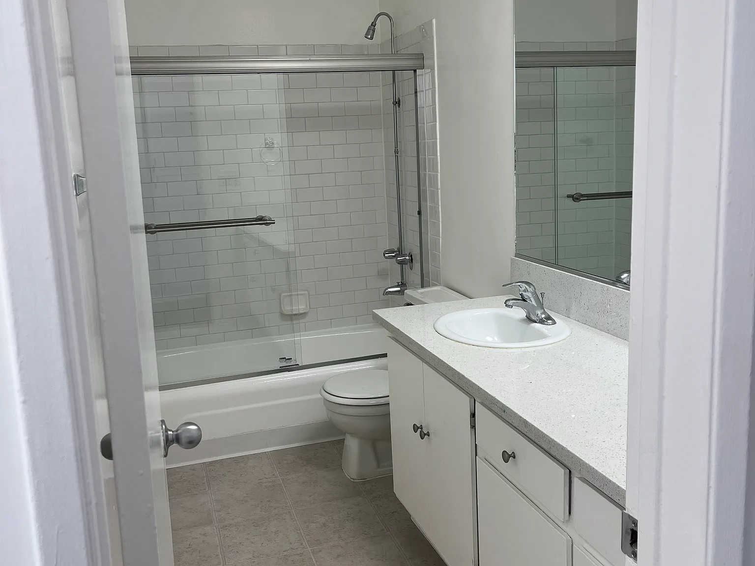 1343 Carmelina Ave. — Photo 4