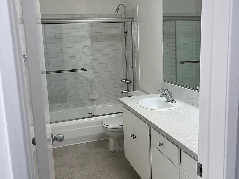 1343 Carmelina Ave #10 — Photo 2