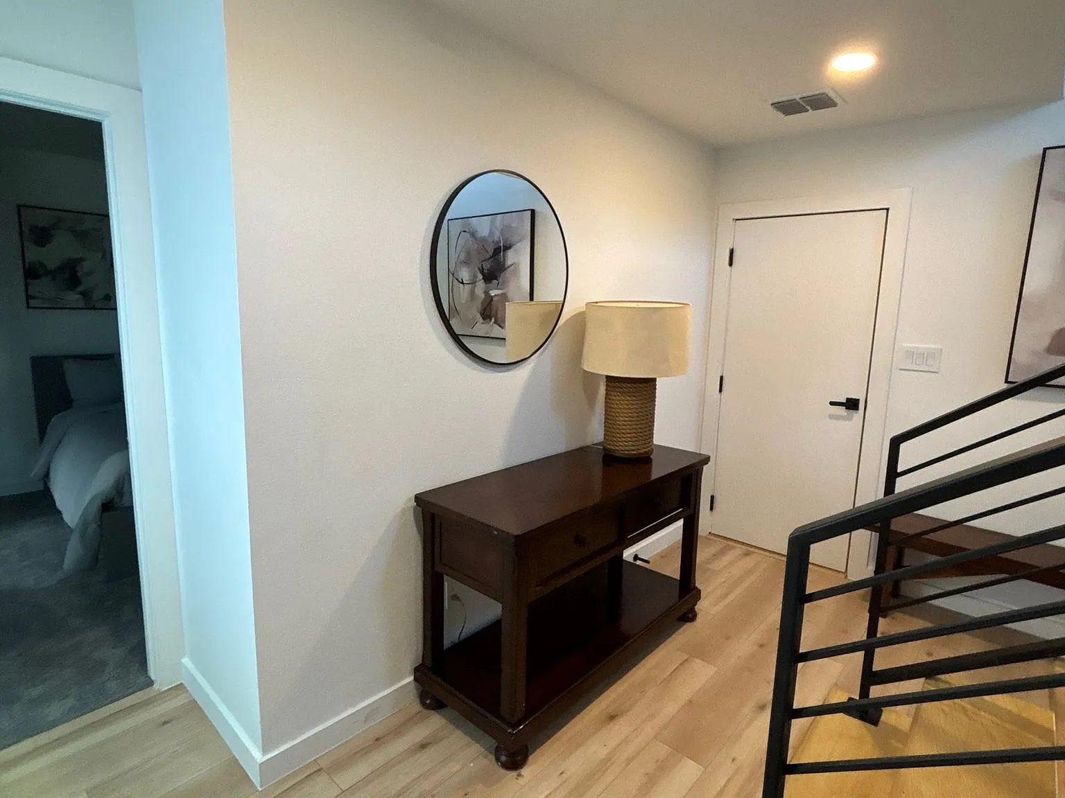 3 bed, 3.5 bath, 2551 sqft, $2,900 — Photo 4