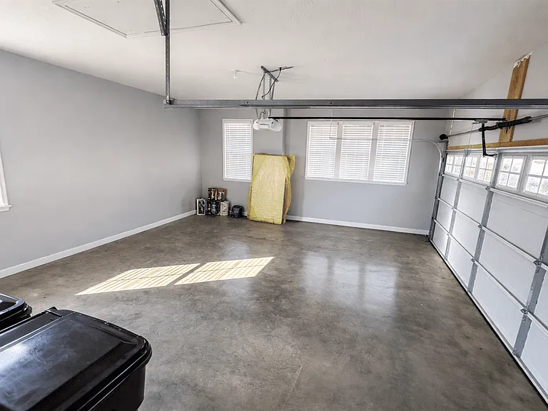 1290 Goldwell Dr — Photo 21