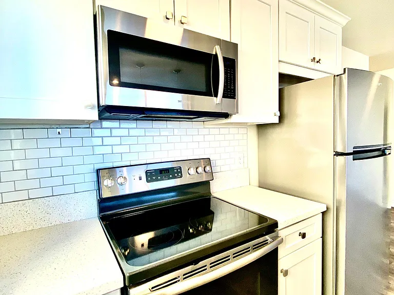 902 Esplanade #A — Photo 9