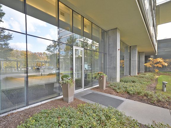 3rd image of 9715 Woods Dr Unit 711