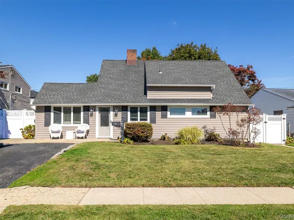 141 Horn Lane, Levittown, NY 11756