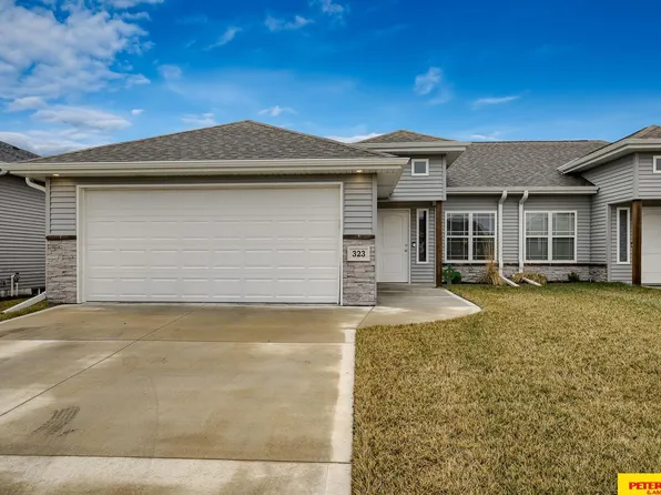 323 Capstone Dr, Fremont, NE 68025