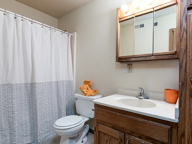 1620 McCain Ln — Photo 10