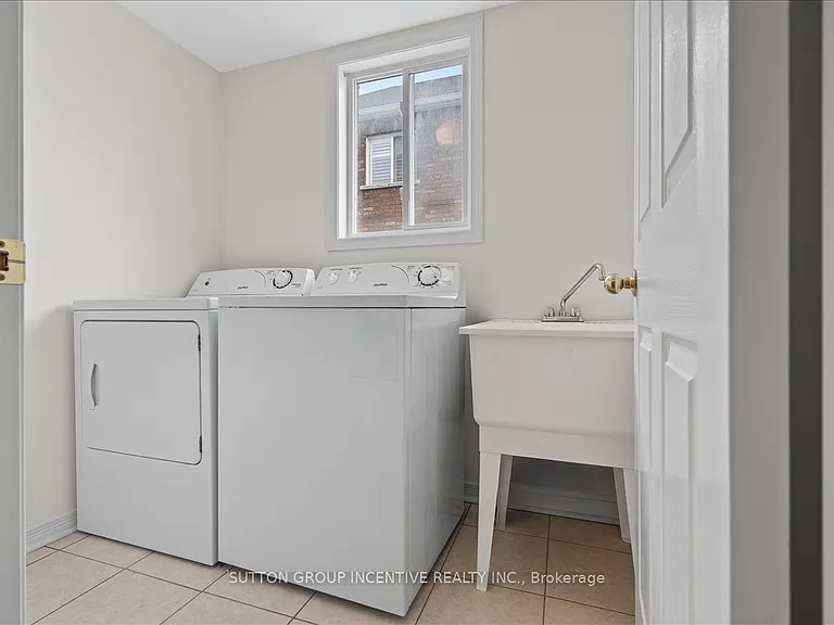 1200 Mary Lou St — Photo 8