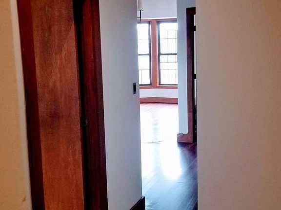 4th image of 360 Franklin Ave APT 3