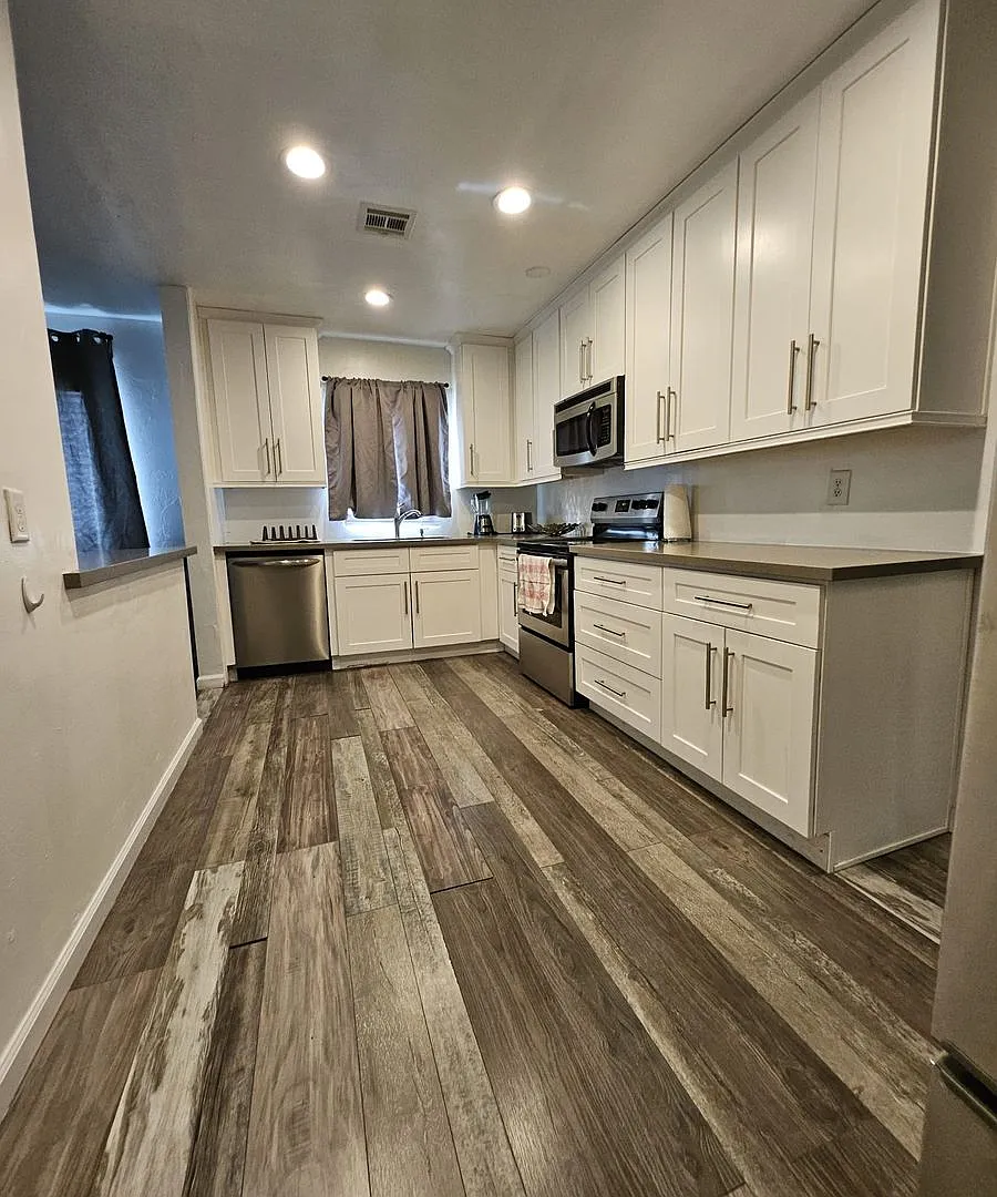 Charming 3-Bedroom Home in the Heart of Las Vegas! — Photo 2