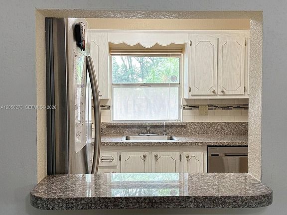 5th image of 9801 Sunrise Lakes Blvd APT 203