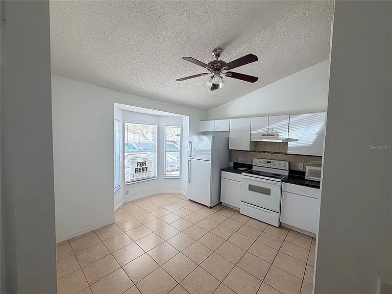 2411 Kam Ct — Photo 2