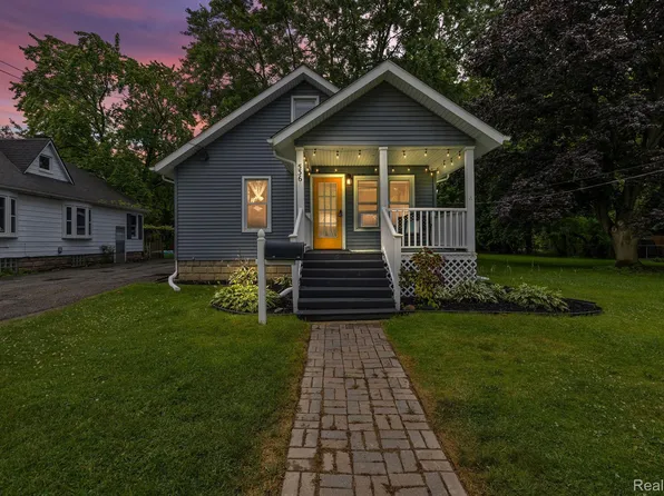 536 Atwater St, Lake Orion, MI 48362
