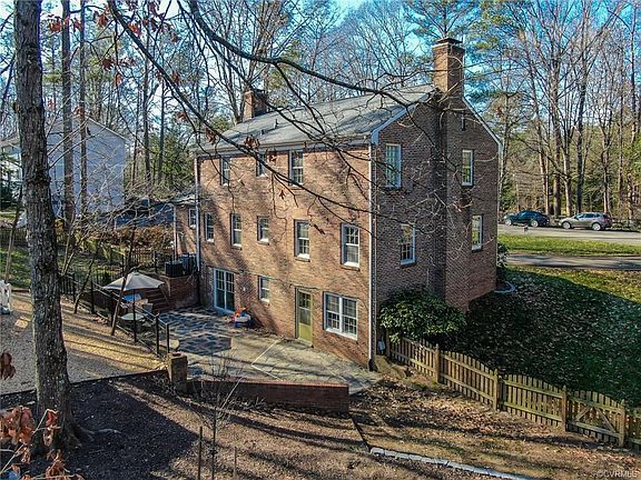 4th image of 309 Berwickshire Dr