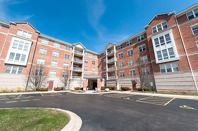 1st image of 101 Pointe Dr Unit 401