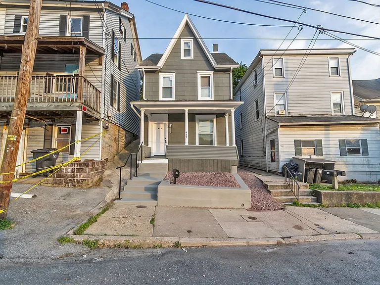439 W Church St — Photo 2