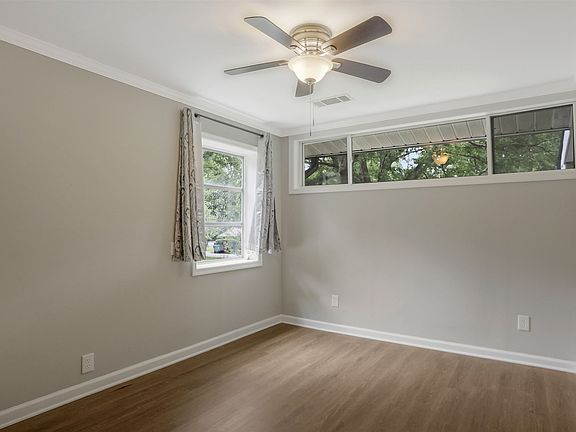 2nd image of 3124 Brook Dr