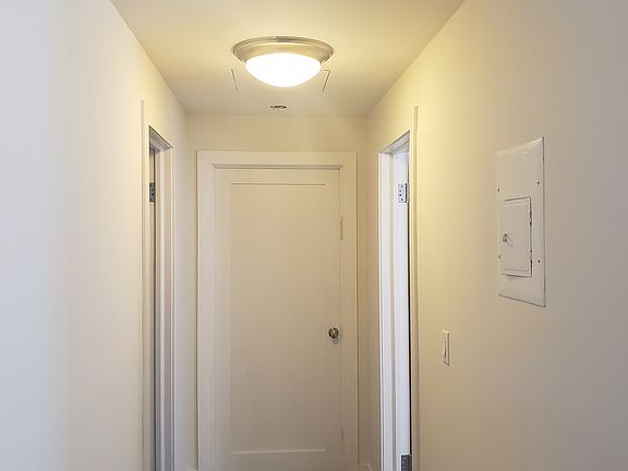 3rd image of 131 E 23rd St APT 10A