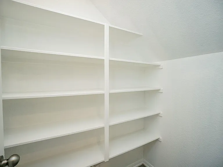 5463 Grand View Dr — Photo 13