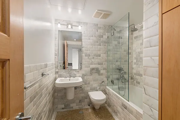 Rented by Keller Williams NYC | media 26